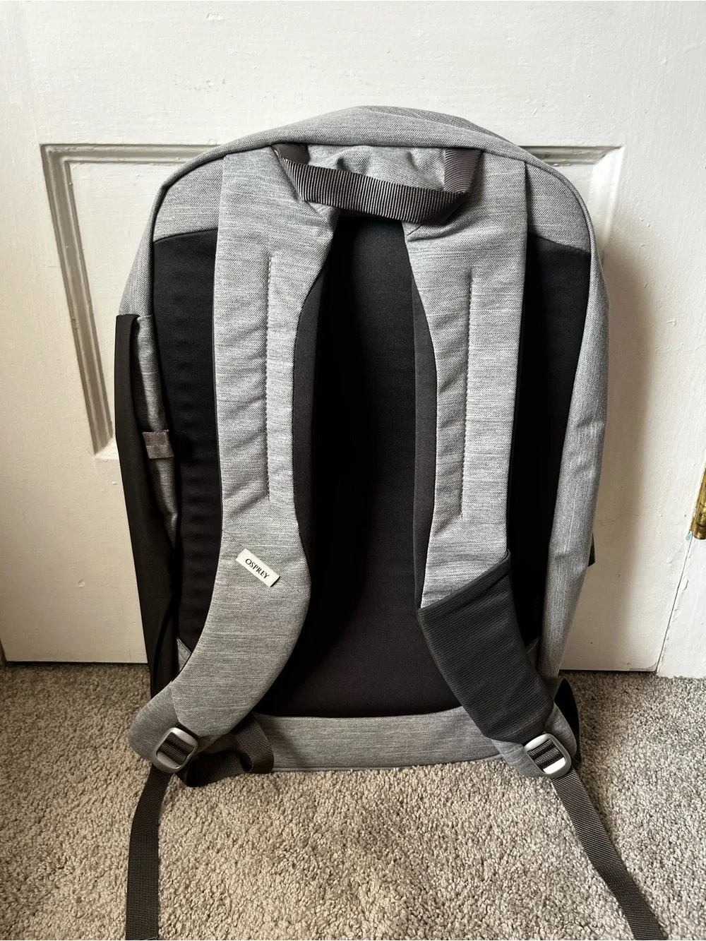 BNWT - Osprey Arcane Urban Grey Everyday Backpack